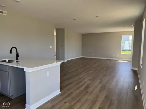 8083 Camellia Ln, Pendleton, IN 46064 photo 5