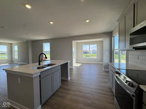 8083 Camellia Ln, Pendleton, IN 46064 photo 6