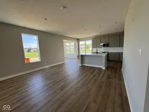 8083 Camellia Ln, Pendleton, IN 46064 photo 3