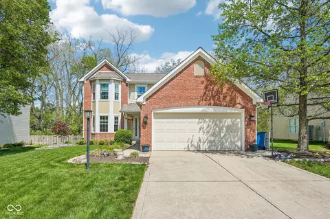 6305 Valleyview Dr, Fishers, IN 46038