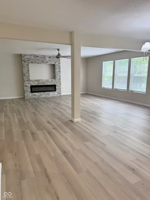 8402 Ligonier Dr, Camby, IN 46113