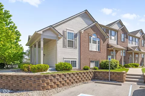 8413 Clayhurst Dr, Indianapolis, IN 46278