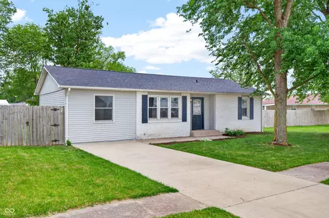 420 N Jackson Park Dr, Seymour, IN 47274