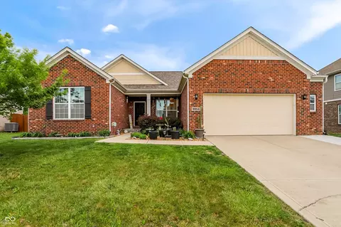 8814 New Heritage Ct, Indianapolis, IN 46239