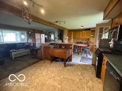 Kitchen - 6077 S 200 E, Waldron, IN 46182 photo 6 of 7