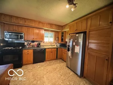 Kitchen - 6077 S 200 E, Waldron, IN 46182 photo 4 of 4