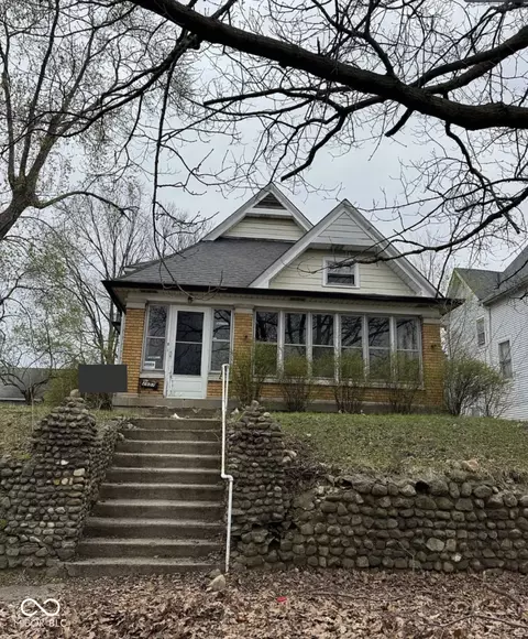 2657 E Riverside Dr, Indianapolis, IN 46208