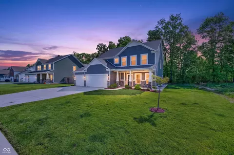 48 Manchester Dr, Trafalgar, IN 46181