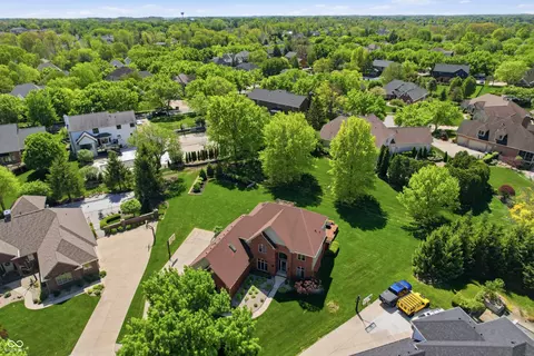 1240 Eagle View Ct, Greenwood, IN 46143