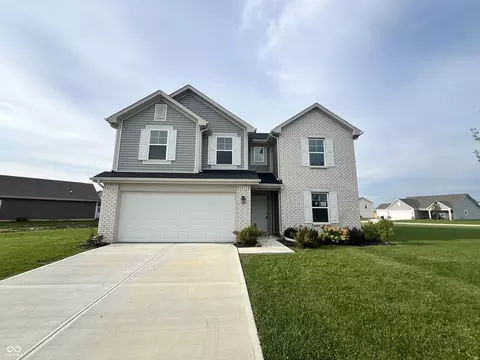 6652 W Sailboat Dr, Greenfield, IN 46140