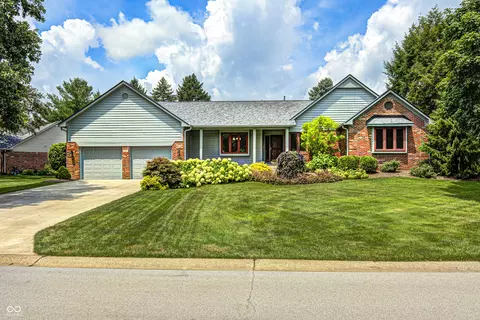 298 Lake Dr, Greenwood, IN 46142