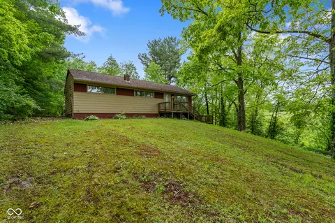 221 W Chester Dr, Ellettsville, IN 47429