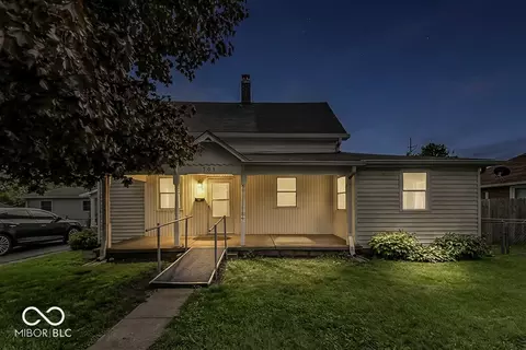 305 St Clair St, Mooresville, IN 46158