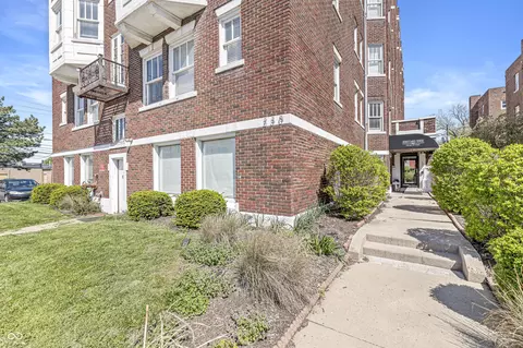 230 E 9th St #302, Indianapolis, IN 46204