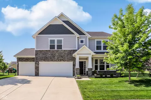 15887 W Rail Dr, Westfield, IN 46074