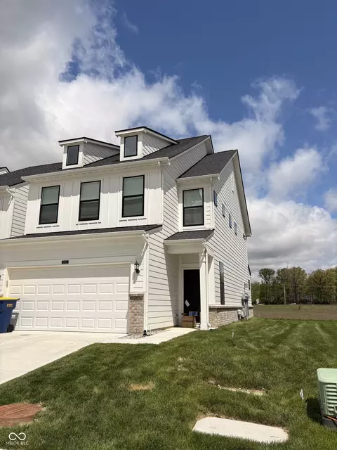 10930 Morab Dr, Zionsville, IN 46077