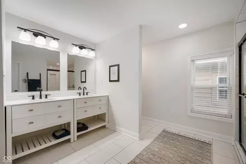Bath - 1419 Wright St, Indianapolis, IN 46203 photo 4 of 5