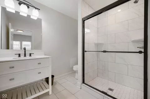 Bath - 1419 Wright St, Indianapolis, IN 46203 photo 3 of 5