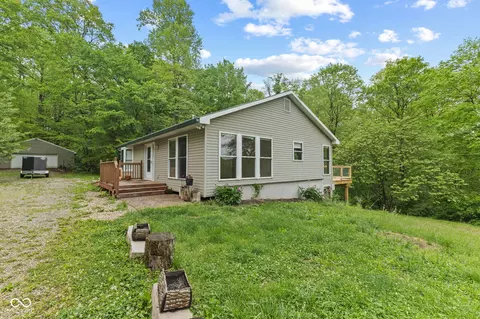 2830 Webber Hill Rd, Trafalgar, IN 46181