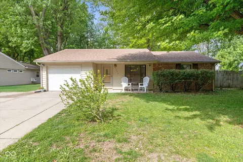 1262 Barefoot Trl, Greenwood, IN 46142
