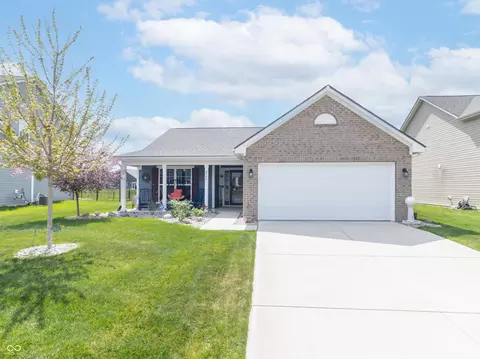 2395 Silver Spoon Dr, Greenfield, IN 46140