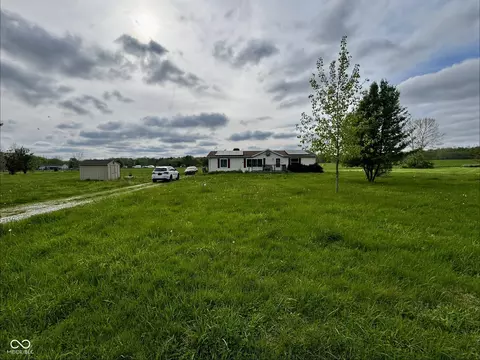 4792 W Fall Creek Rd, Crawfordsville, IN 47933