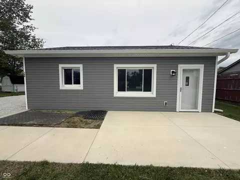 106 W Chestnut St, Fairland, IN 46126