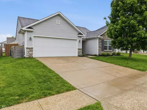 5780 Blue Sky Dr, Whitestown, IN 46075