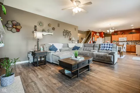 Living - 5132 Montevideo Dr, Plainfield, IN 46168 photo 2 of 5