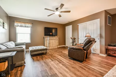 Living - 5132 Montevideo Dr, Plainfield, IN 46168 photo 5 of 5