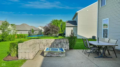 Exterior - 5132 Montevideo Dr, Plainfield, IN 46168 photo 7 of 11