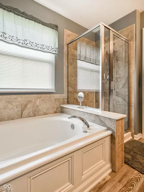 Bath - 5132 Montevideo Dr, Plainfield, IN 46168 photo 1 of 4