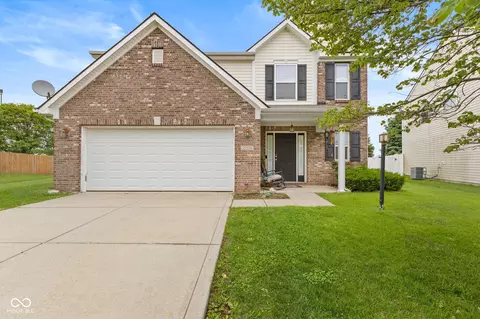 15556 Old Pond Cir, Noblesville, IN 46060