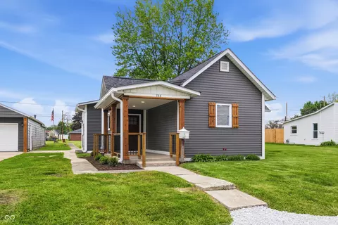 736 N 13th St, Elwood, IN 46036