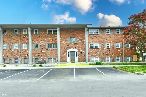 3016 Lake Shore Dr #E, Indianapolis, IN 46205