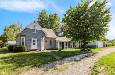 9184 S Geneva Main St, Flat Rock, IN 47234