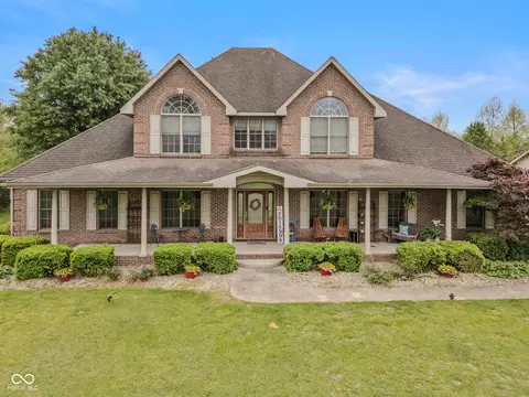 3839 Meadowbrook Dr, Seymour, IN 47274