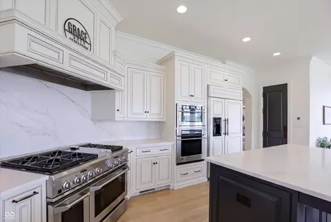 Kitchen - 10511 E 116th St, Fishers, IN 46037 photo 6 of 10
