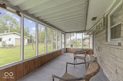 Exterior - 1015 E Logan St, Brownsburg, IN 46112 photo 5 of 9