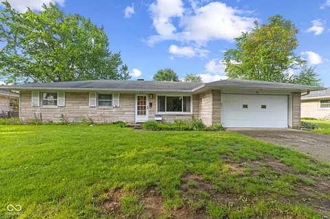 Exterior - 1015 E Logan St, Brownsburg, IN 46112 photo 1 of 9