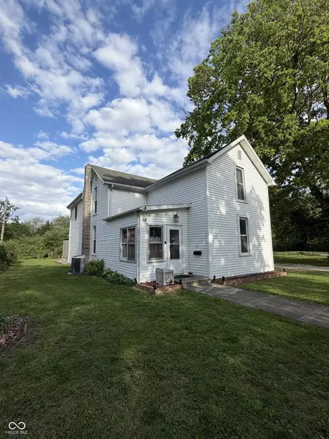 124 6th St, Covington, IN 47932
