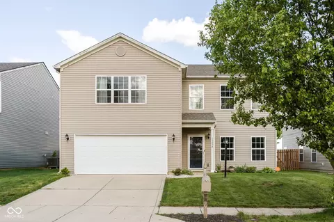 15098 Royal Grove Dr, Noblesville, IN 46060