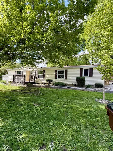 151 W Water St, Cloverdale, IN 46120