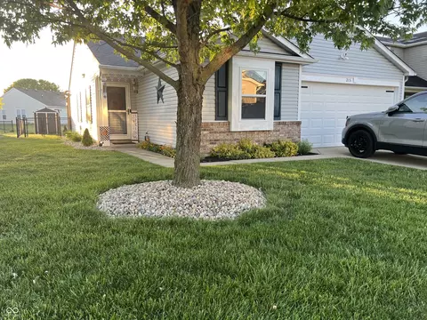 2151 Summer Breeze Way, Greenwood, IN 46143
