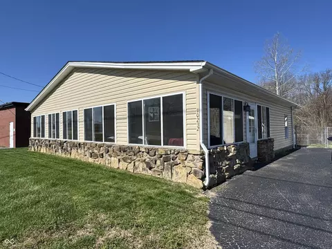 10232 N Us Highway 31, Seymour, IN 47274