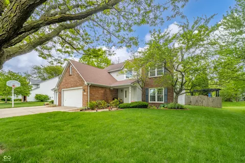 14758 Beacon Park Dr, Carmel, IN 46032