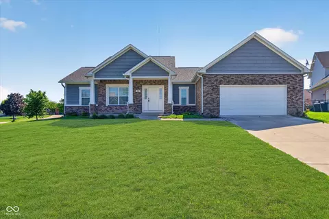 107 Carnation Ct, Trafalgar, IN 46181