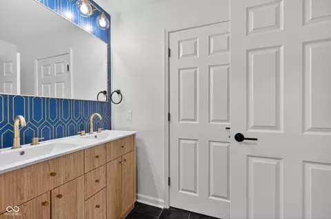 Bath - 10511 E Lakeshore Dr, Carmel, IN 46033 photo 2 of 4
