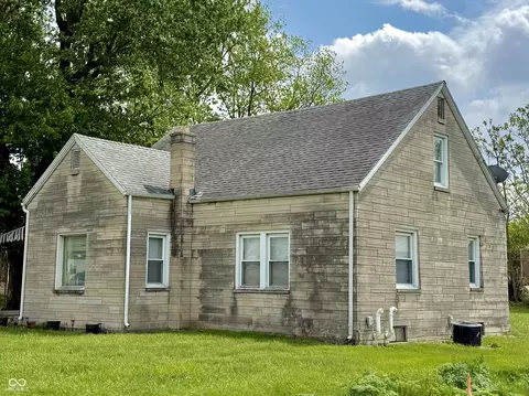 Exterior - 3205 E Jackson St, Muncie, IN 47303 photo 2 of 3