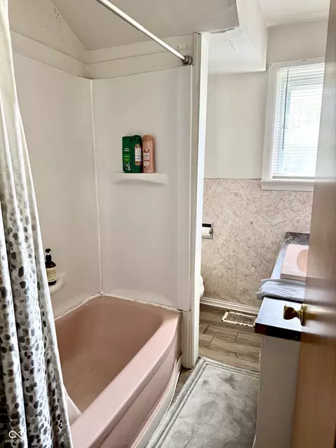 Bath - 3205 E Jackson St, Muncie, IN 47303 photo 1 of 1